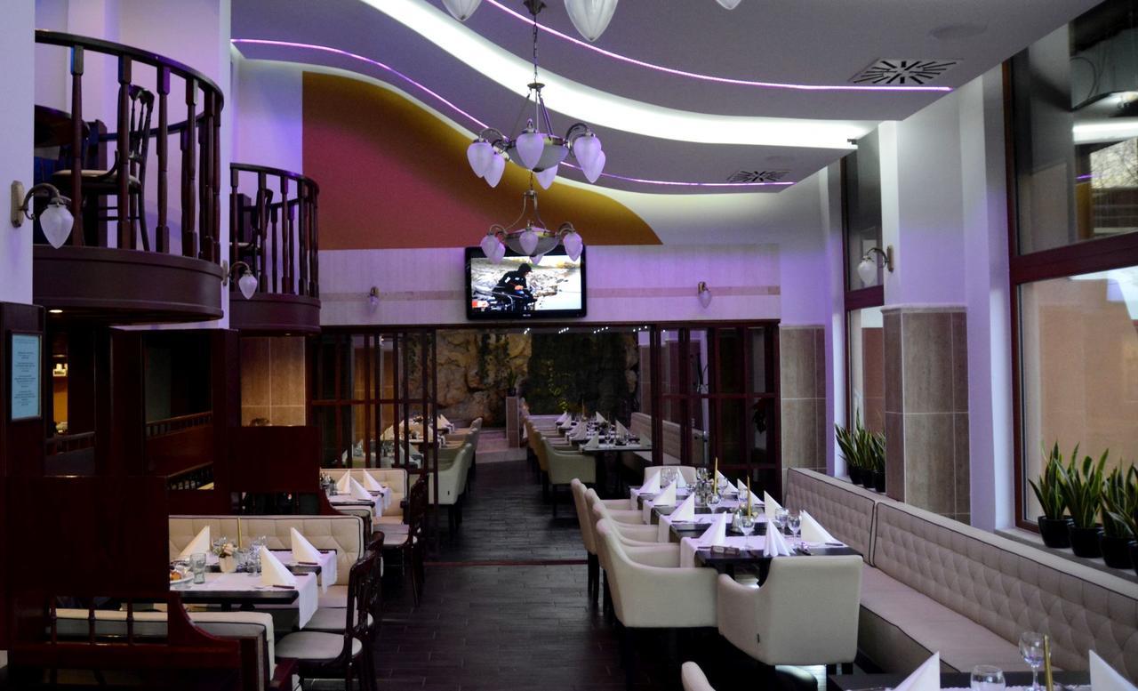 Hotel Minerva Mosonmagyaróvár المظهر الخارجي الصورة